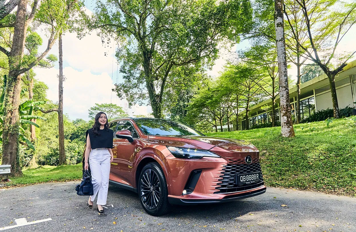 KARA ARISSA TAN GETS BEHIND THE WHEEL OF THE ALL-NEW RX 350H